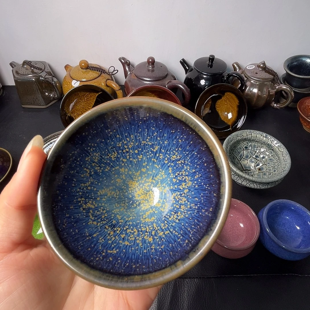 茶盏我在开会你要回来吃早餐