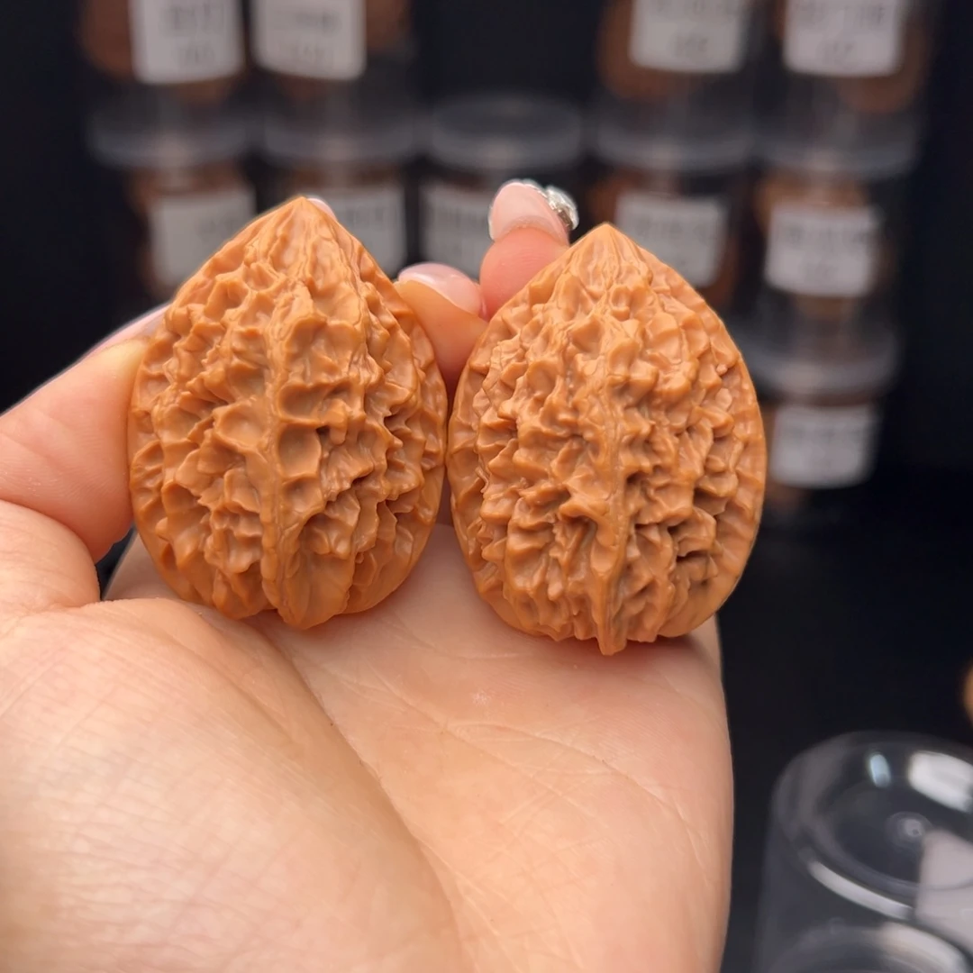文玩核桃吊坠亥*来招财鼠