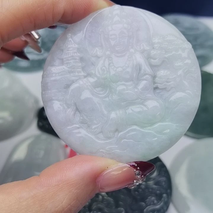 翡翠颈饰未镶嵌天然的A货翡翠