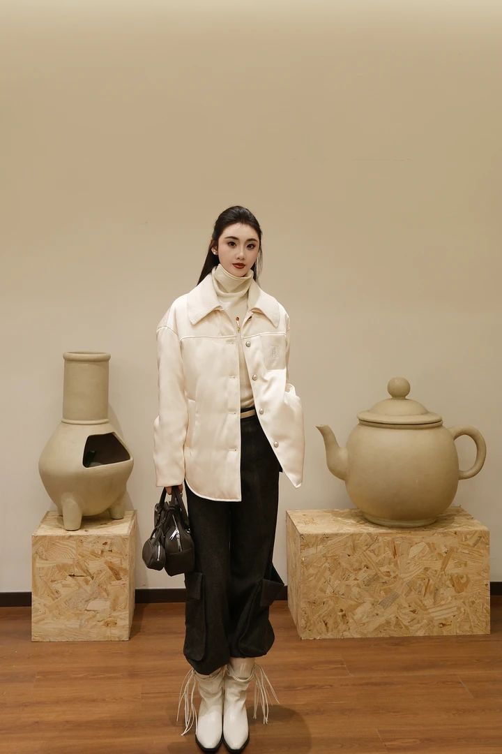 【YJXD】CD短款|冬季新款设计师款重工真丝鹅绒服女外套羽绒服轻薄