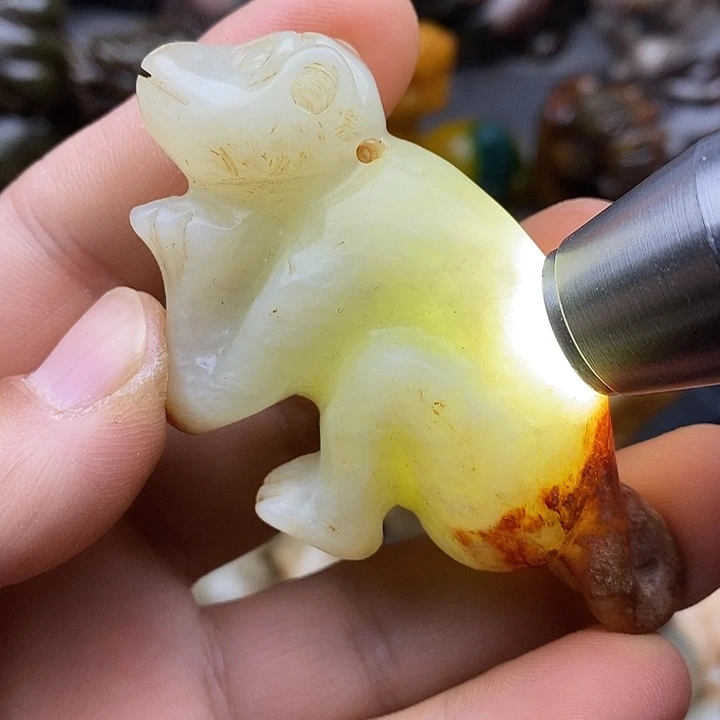 未镶嵌蛇纹石玉颈饰