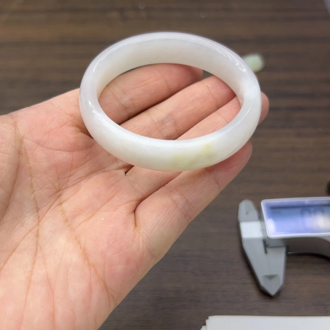 和田玉未镶嵌手镯52.9圈围150