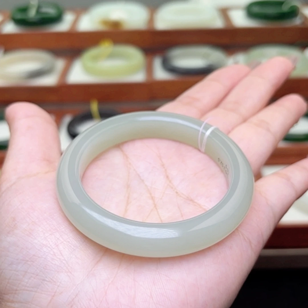 【闪购商品】和田玉手镯未镶嵌