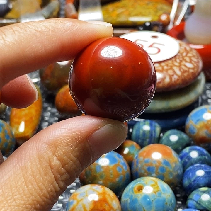 荣***佛未镶嵌颈饰玛瑙/玉髓