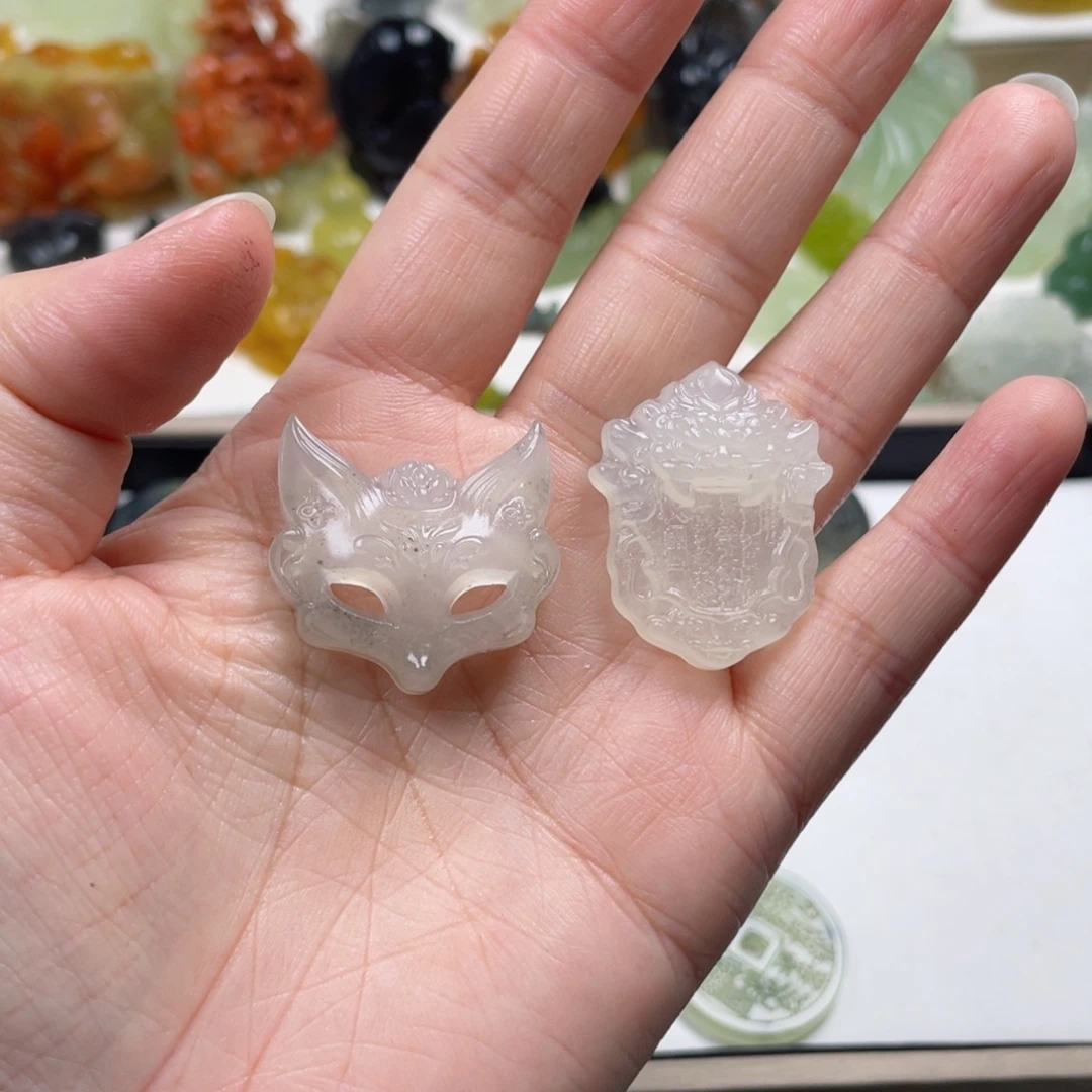 ****t蛇纹石玉未镶嵌颈饰