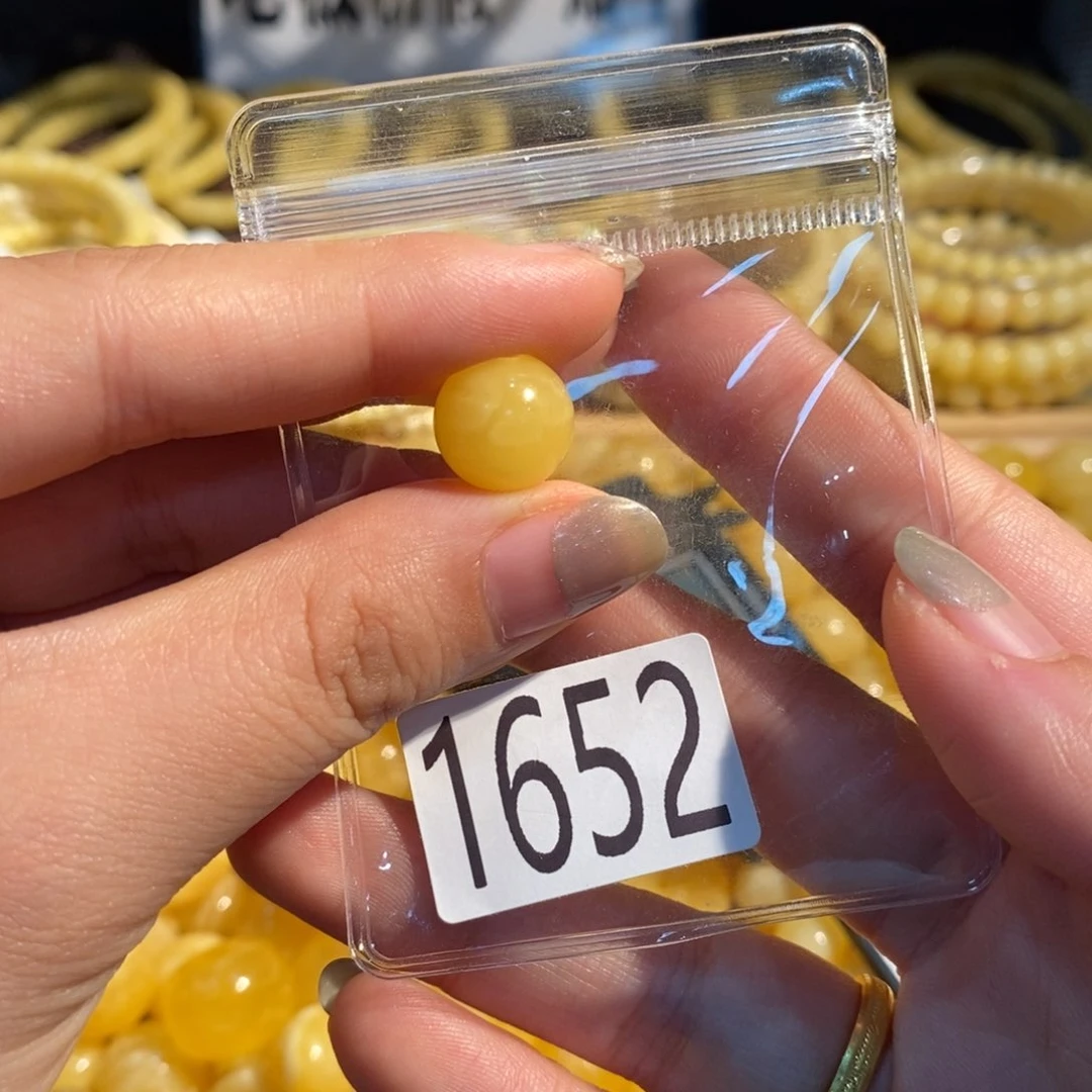 未镶嵌琥珀珠宝奇石1652