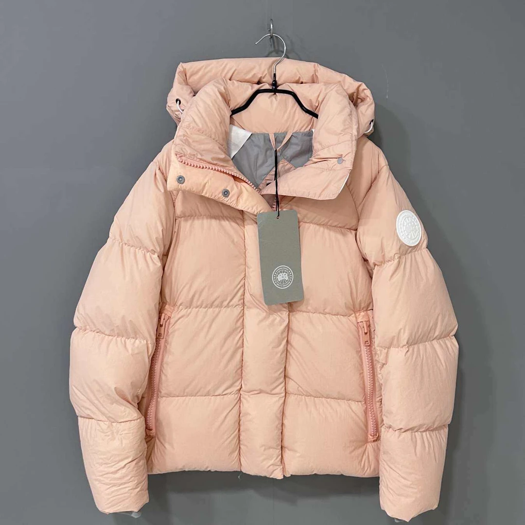 未使用 CANADA GOOSE 袖标logo面包羽绒服/S码/50180
