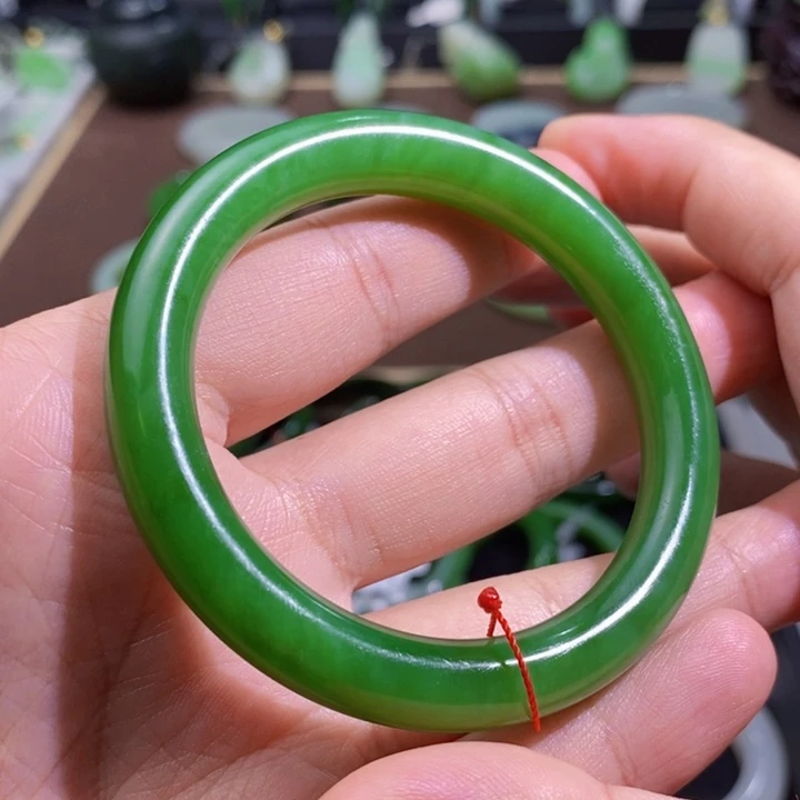 和田玉碧玉果阳绿色圆条手镯53.6圈口42.5未镶嵌