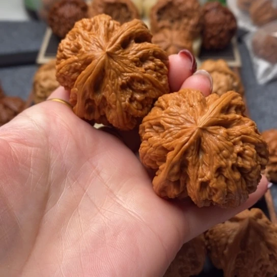 吊坠文玩核桃47粗筋