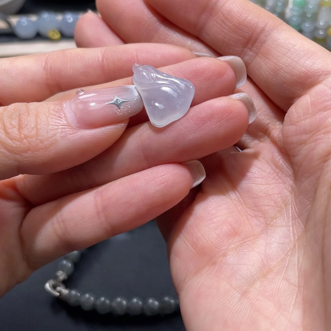 翡翠未镶嵌颈饰白菜