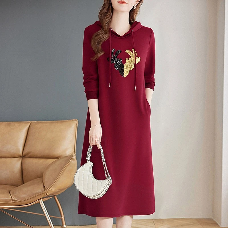 运动休闲连衣裙女秋冬季新款A字裙红色大码长袖连帽卫衣裙子洋气