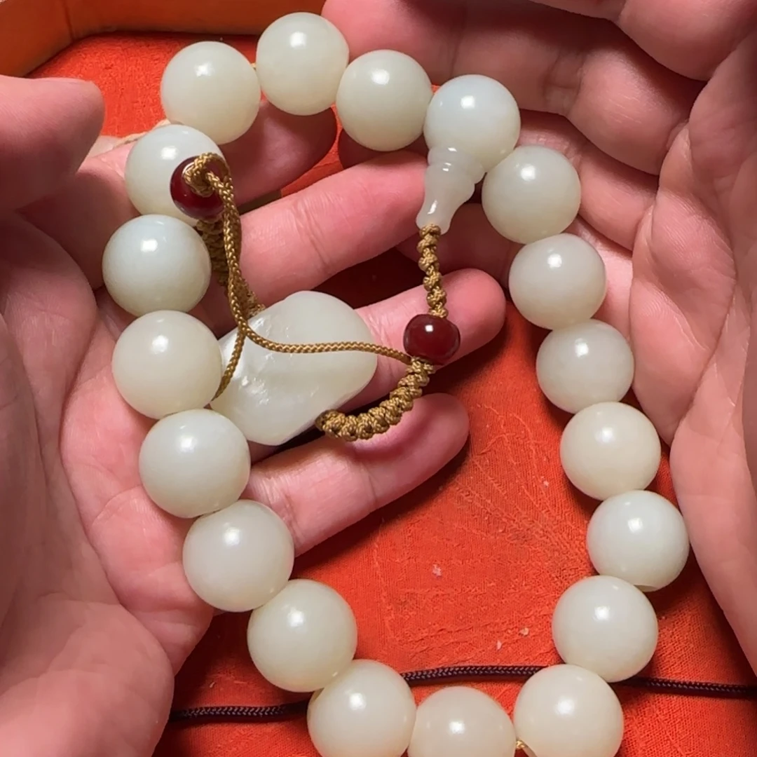 木***格和田玉未镶嵌挂件