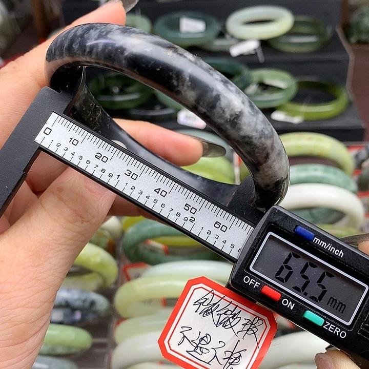 蛇纹石玉手镯未镶嵌421