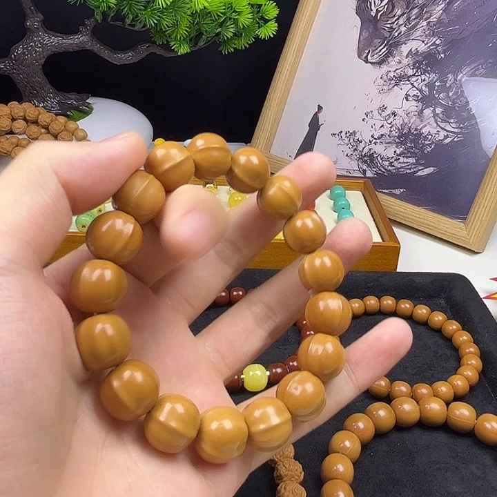 猴头核桃手串鲨鱼