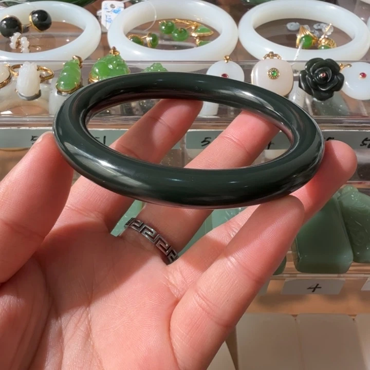 和田玉颈饰未镶嵌天花板墨青羊脂玉手镯内径51.5，54-56