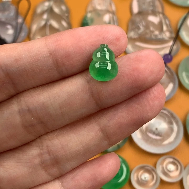 颈饰未镶嵌翡翠….