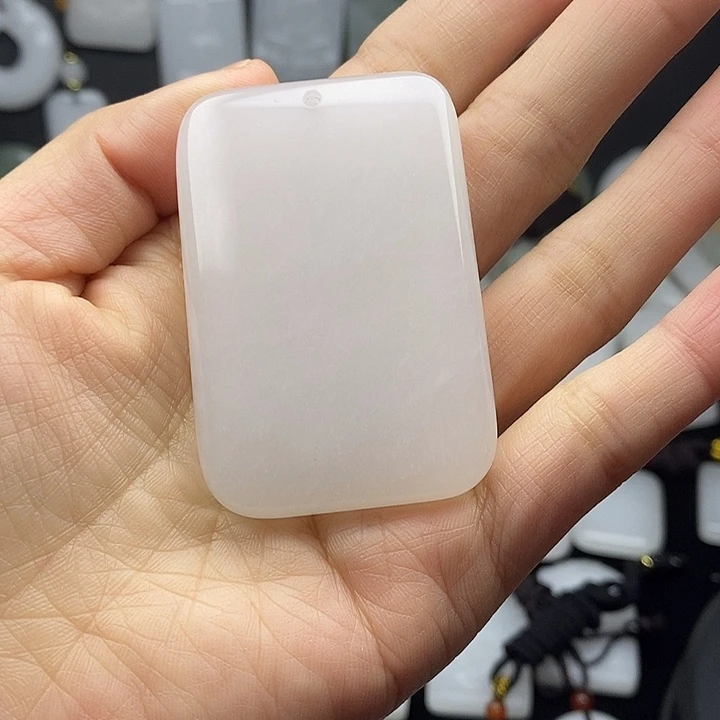 石英质玉颈饰未镶嵌