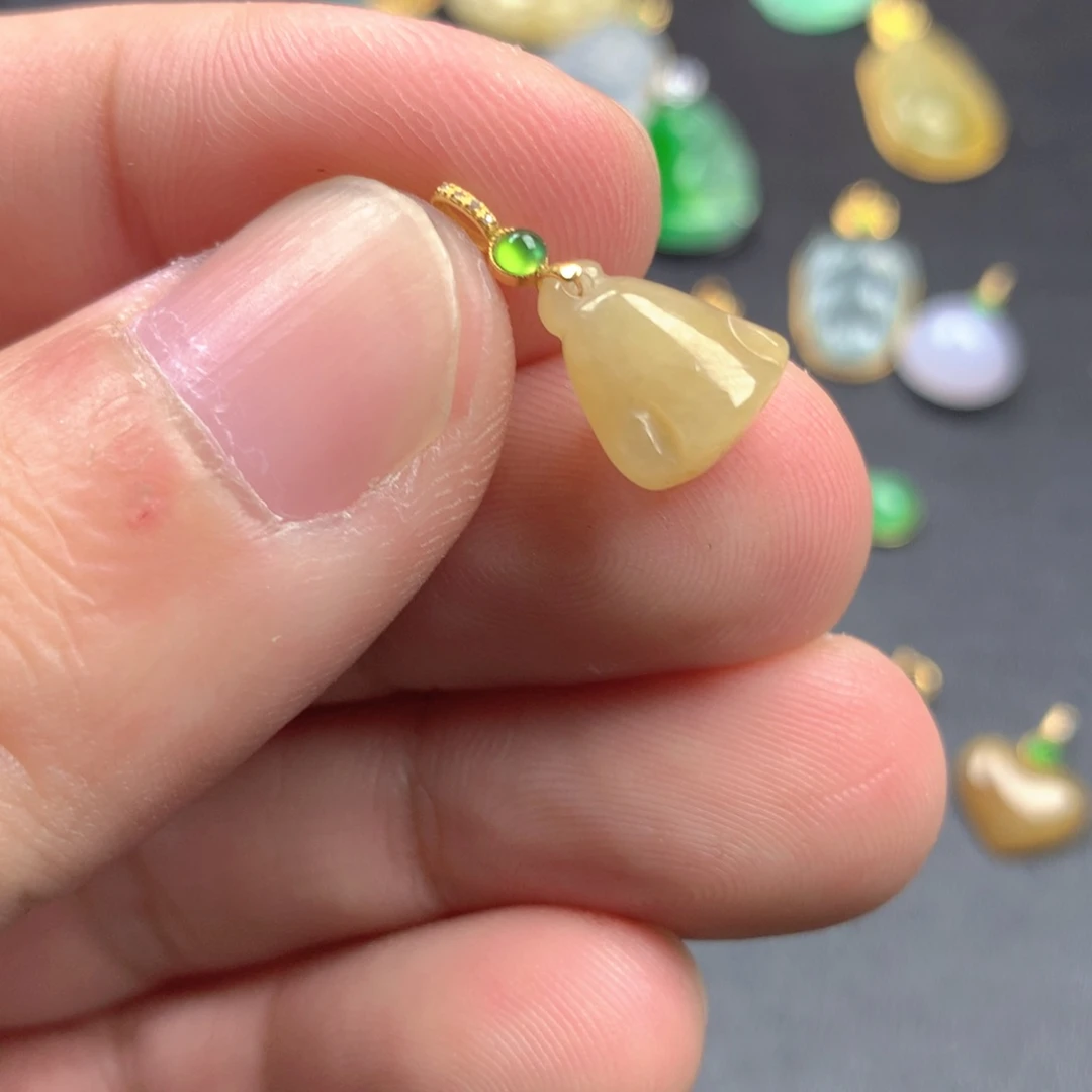 【闪购商品】颈饰18K金镶嵌翡翠翡翠