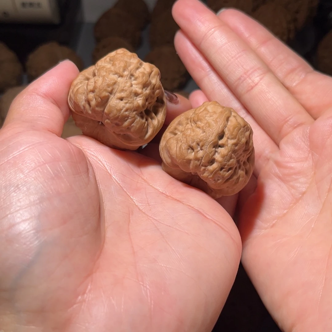 啊***呜木质类古蟾37文玩