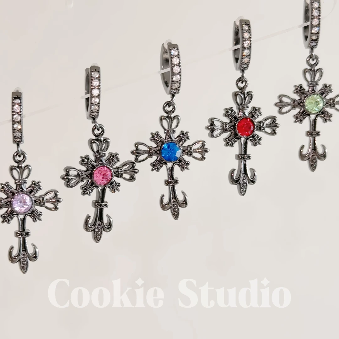 铜合金仿水晶耳饰 暗黑鸢尾花十字架耳扣耳环 镶4mm华子