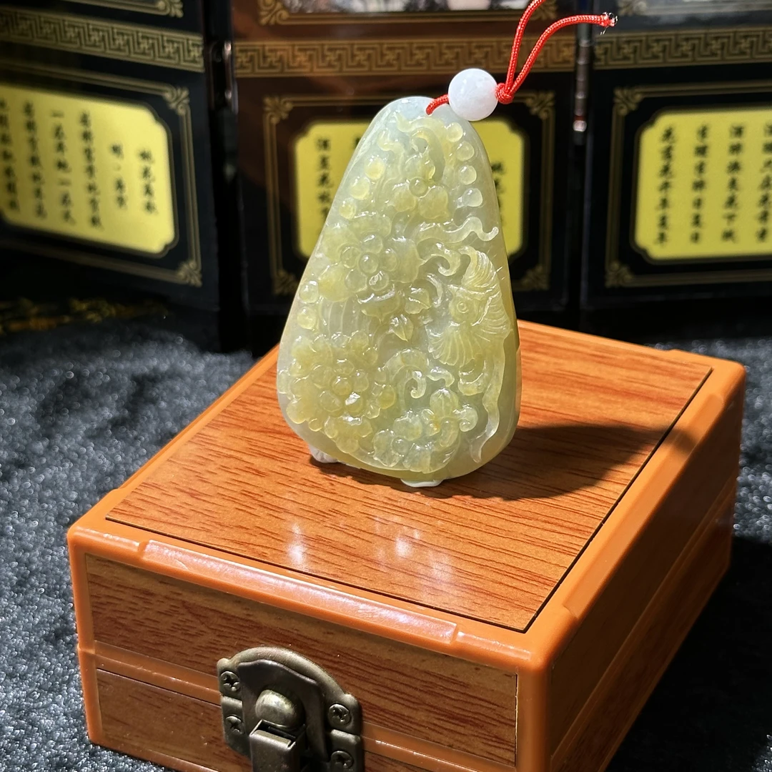 5251-天然翡翠-冰黄花鸟牌