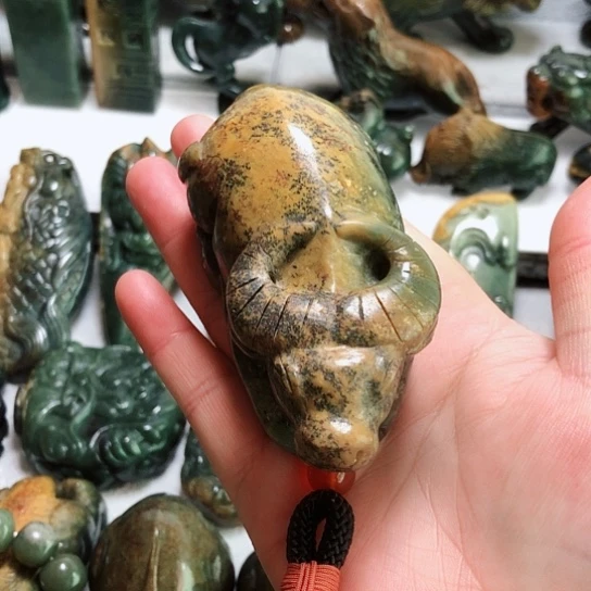 岫岩河磨玉（透闪石质玉）把件未镶嵌