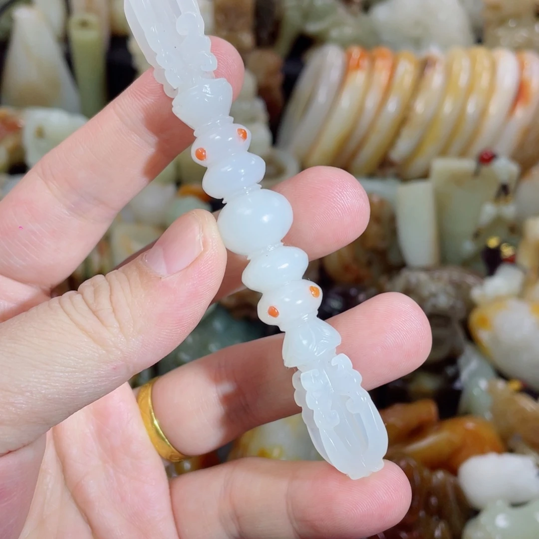 和田玉未镶嵌把件