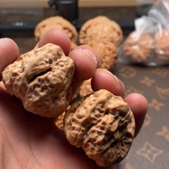 文玩核桃把件R***n蛤蟆头