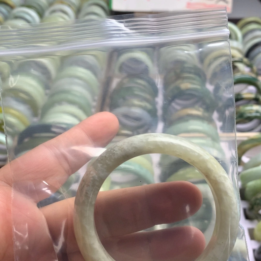 清***歡蛇纹石玉未镶嵌手镯