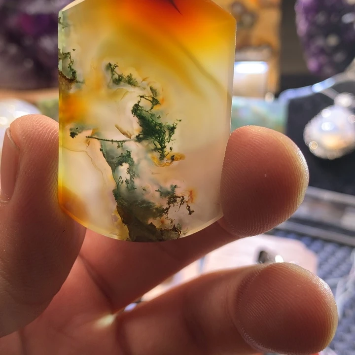 黎***利玛瑙/玉髓未镶嵌颈饰