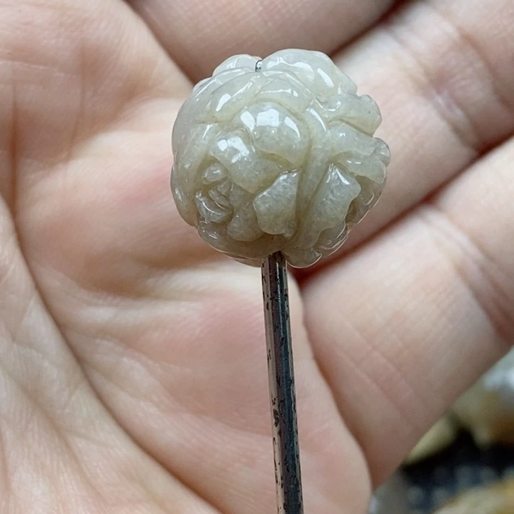 颈饰未镶嵌硅化珊瑚（珊瑚玉）