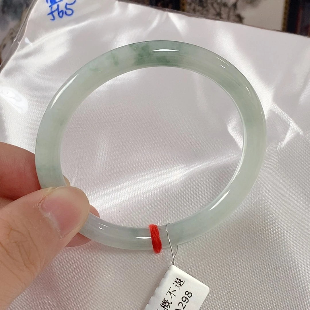 翡翠未镶嵌手镯（圆镯）