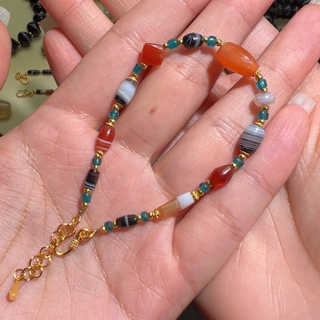 嘎***叽颈饰玻璃各种各样的