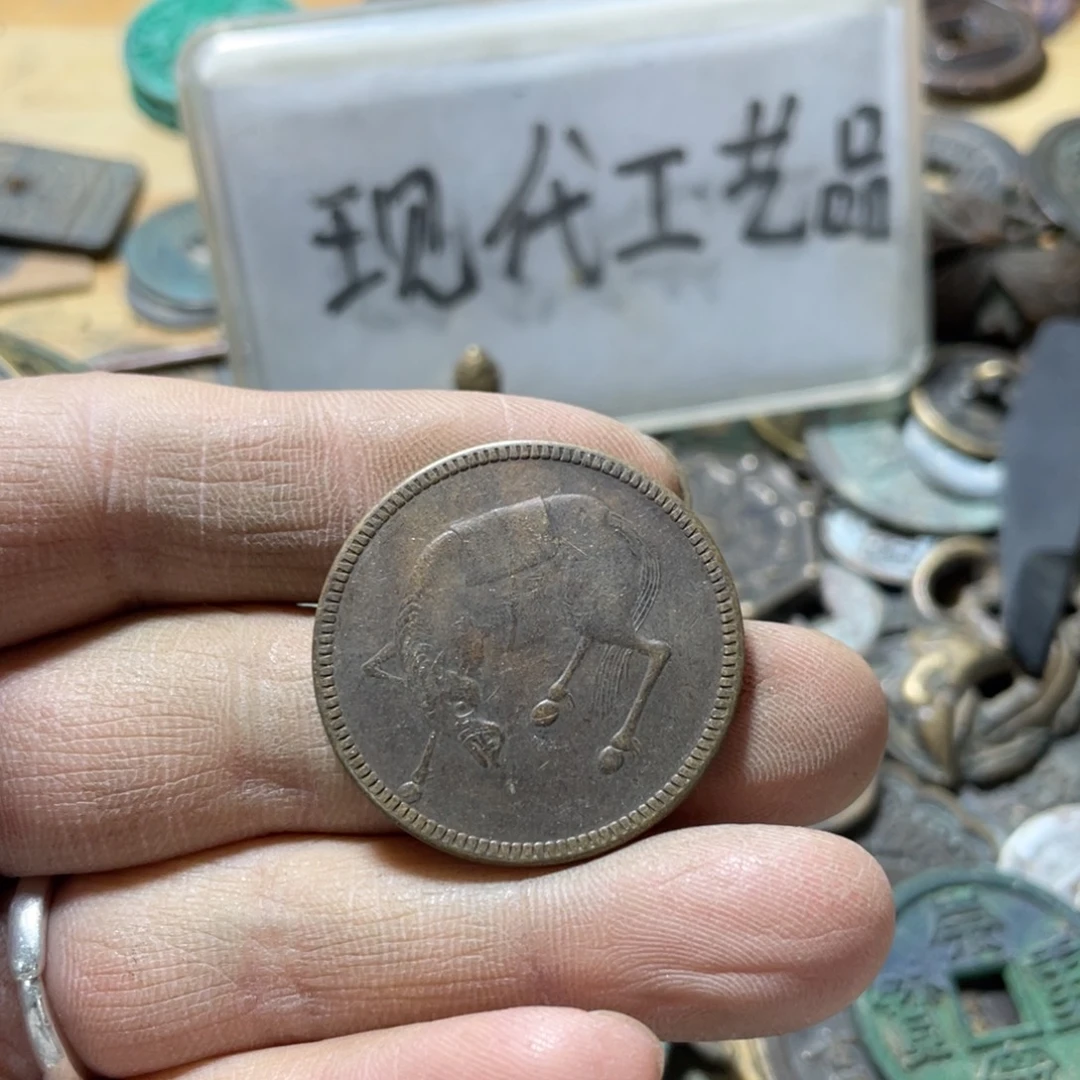 铜现代工艺品学习币