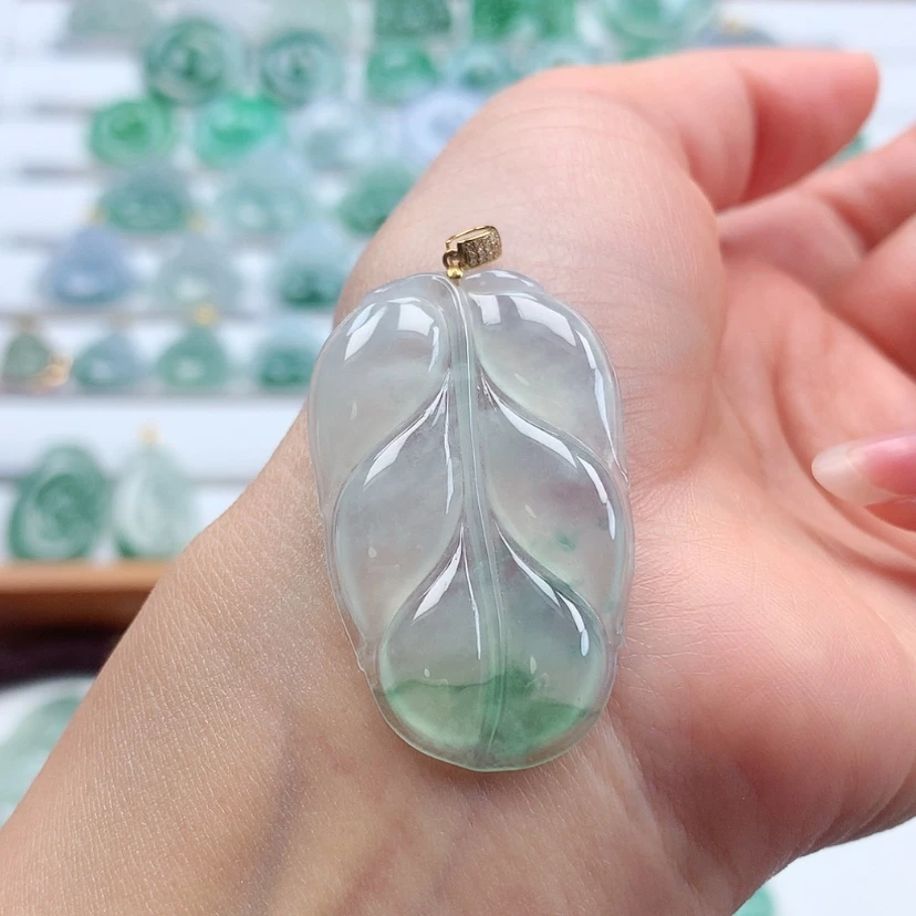 【闪购商品】翡翠吊坠(赠链)18K金镶嵌