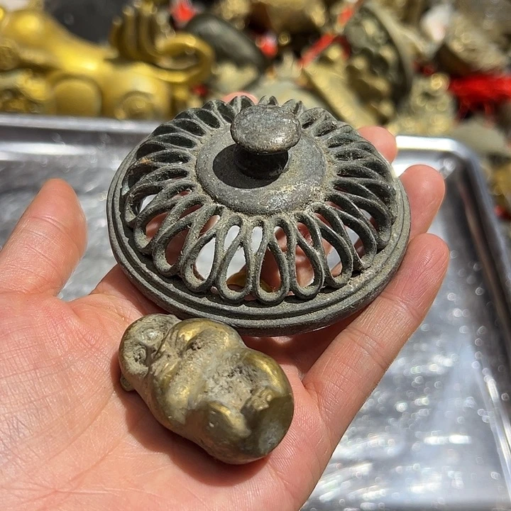 枭*子微瑕疵黄铜摆件工艺品