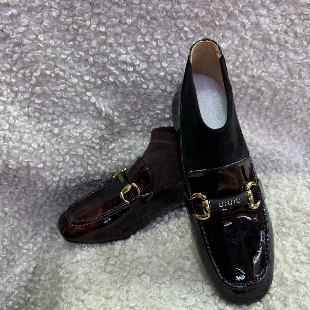 2025年女士平底真皮鞋