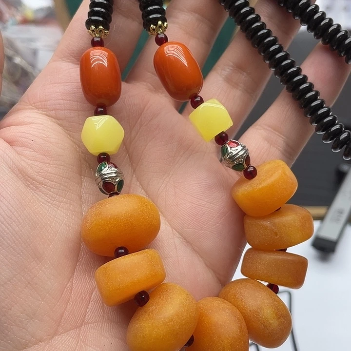 琥珀未镶嵌颈饰163