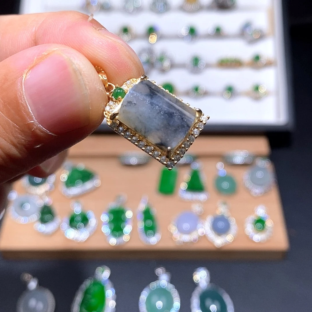 颈饰银S925镶嵌翡翠萤**飞w w