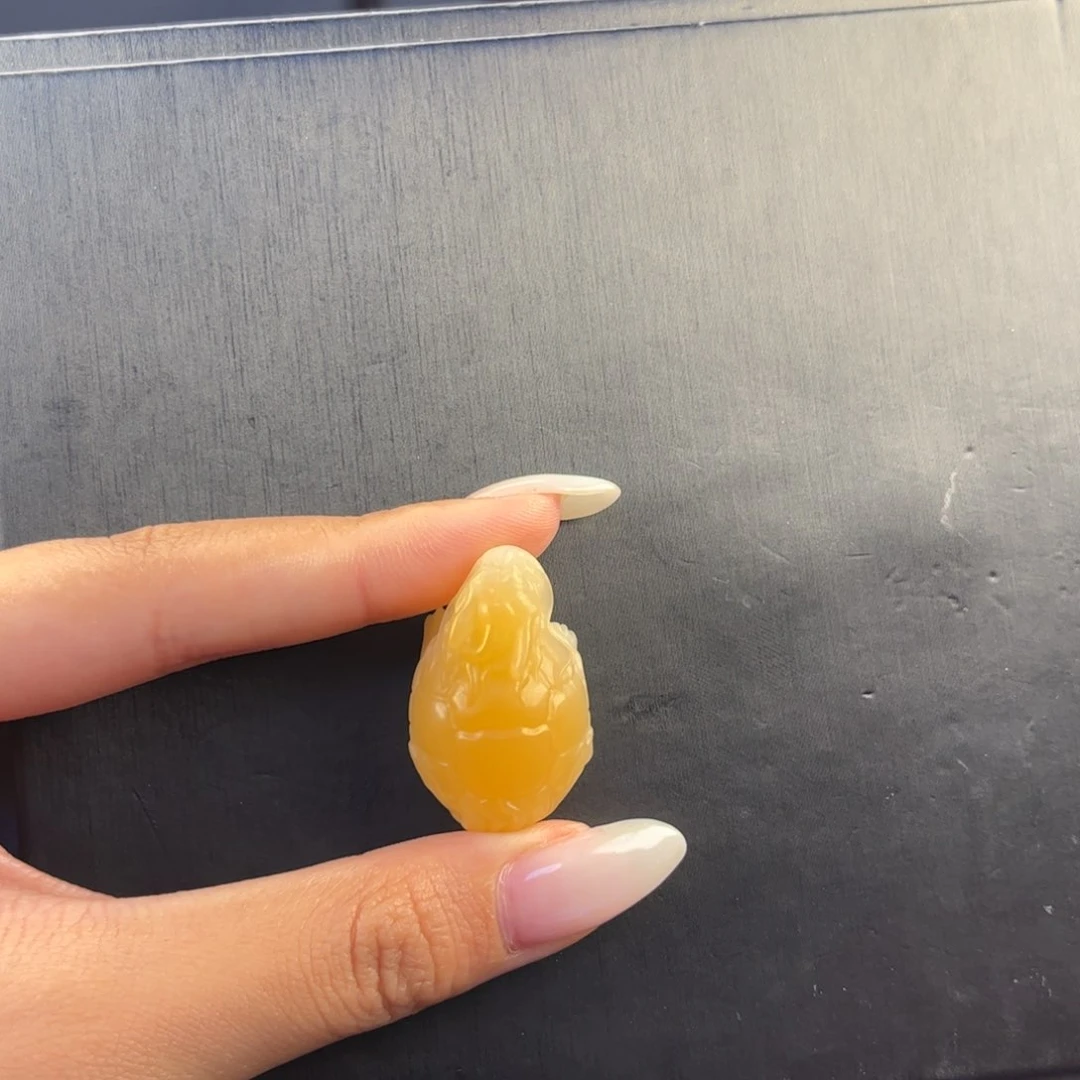 小***孟石英质玉未镶嵌颈饰