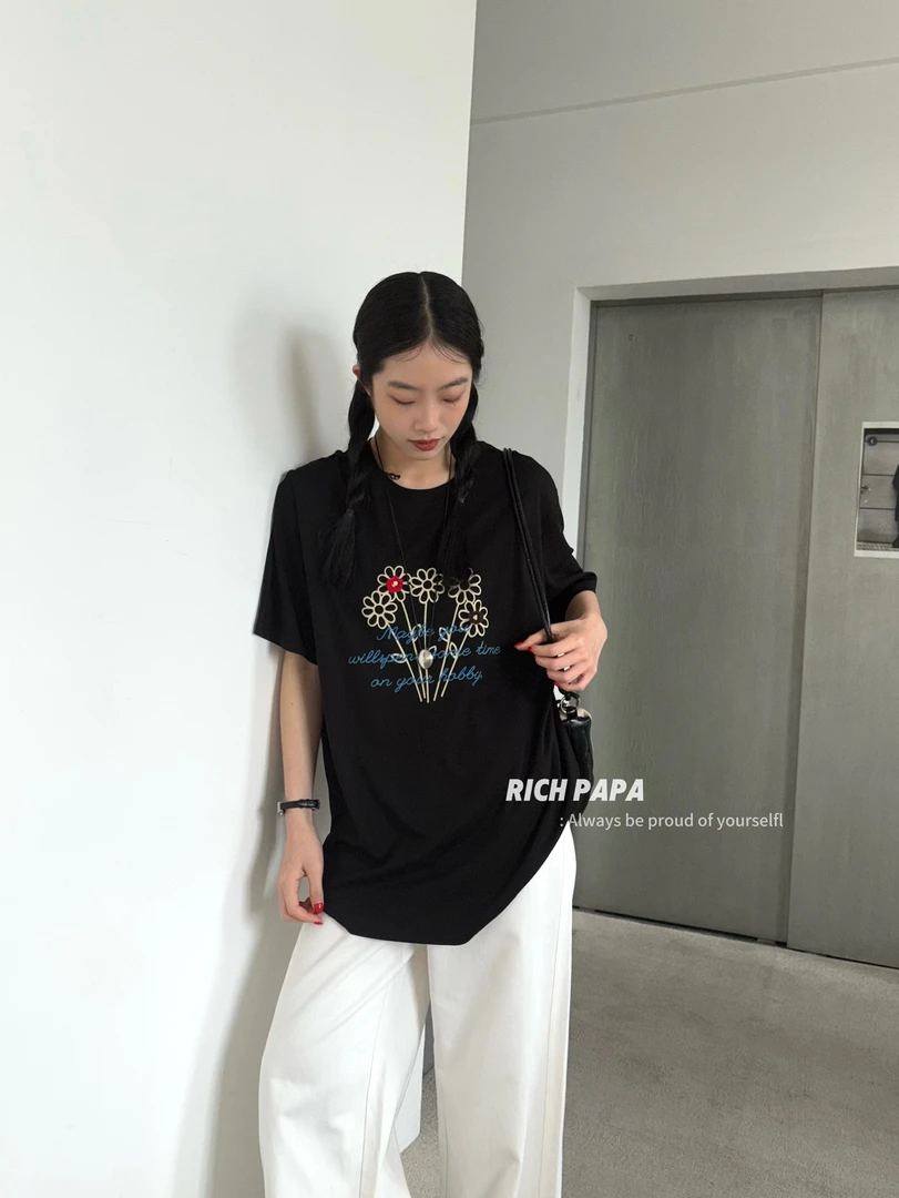 温柔瑶-PAPA#韩系宽松百搭简笔字母花朵短袖#480