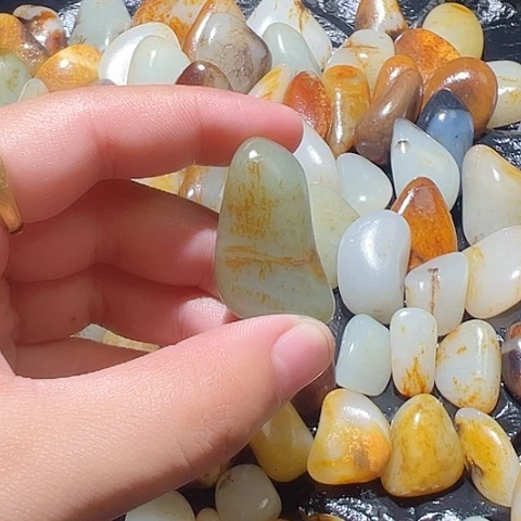 和田玉（糖玉）未镶嵌颈饰20克