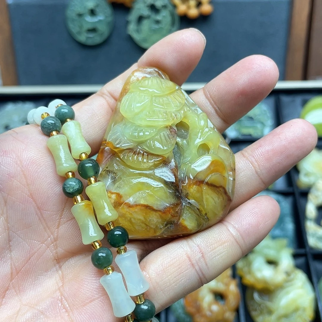 未镶嵌蛇纹石玉颈饰