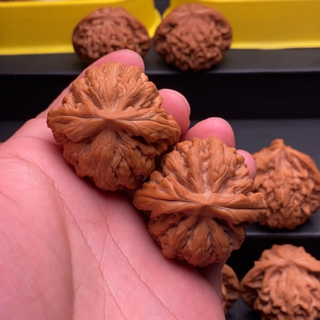 大***池吊坠文玩核桃40红锦鲤