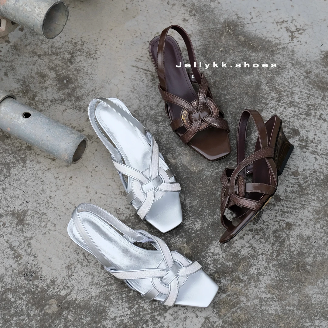 【Jellykk】6cm夏季设计师款编织风气质百搭增高方头鱼皮时装凉鞋