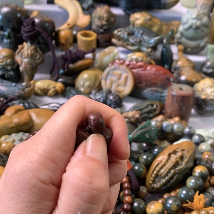 未镶嵌岫岩河磨玉（透闪石质玉）笔搁荤*尚