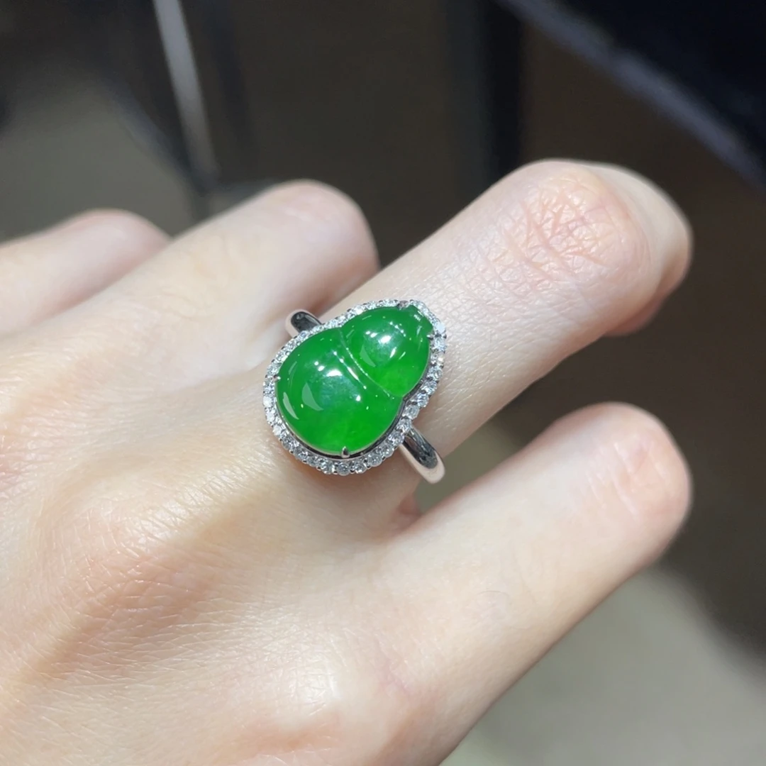 翡翠颈饰18K金镶嵌天然缅甸翡翠a货