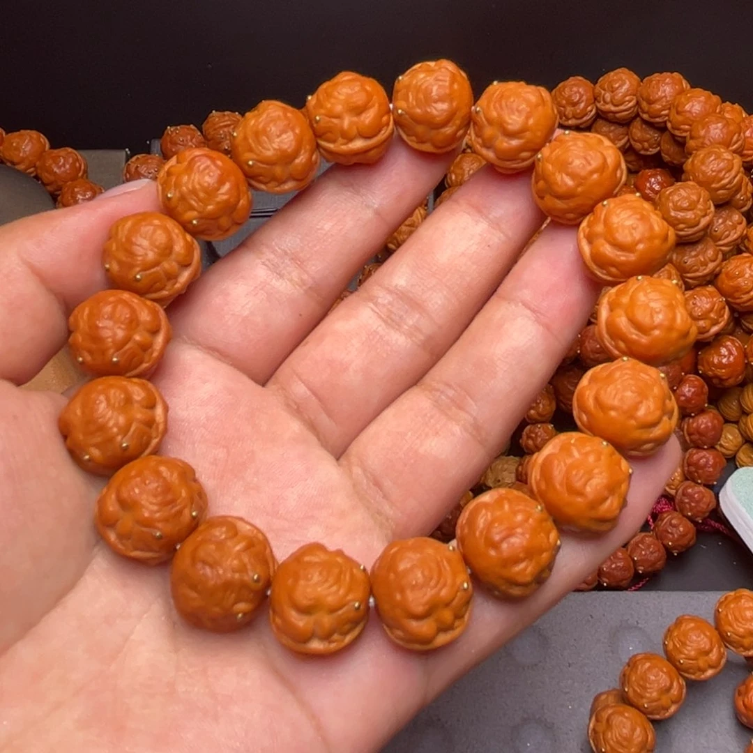 猴头核桃吊坠1.5尺寸金眼蟾王