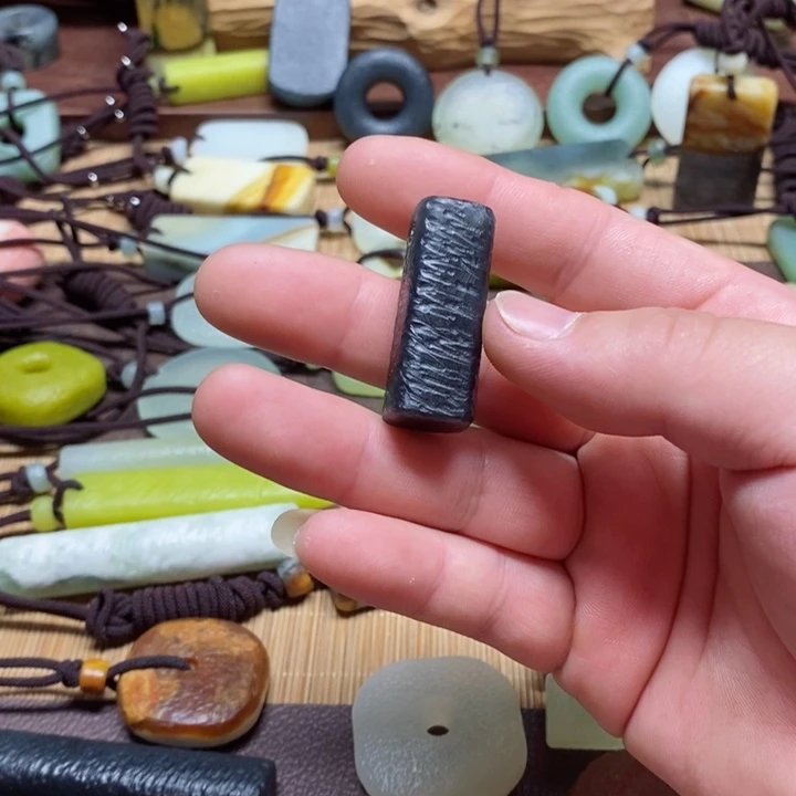 蛇纹石玉挂件未镶嵌简**n