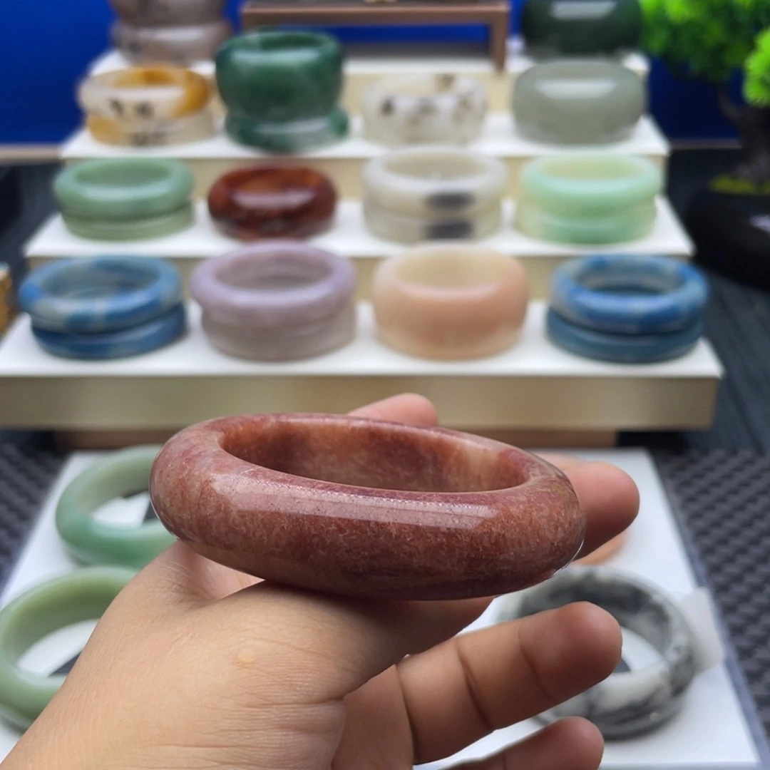 石英质玉手镯未镶嵌